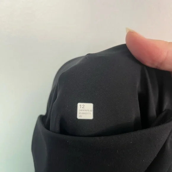 Lululemon Athletica Fast and Free High-Rise Crop Size 12 in black - Picture 11 of 11